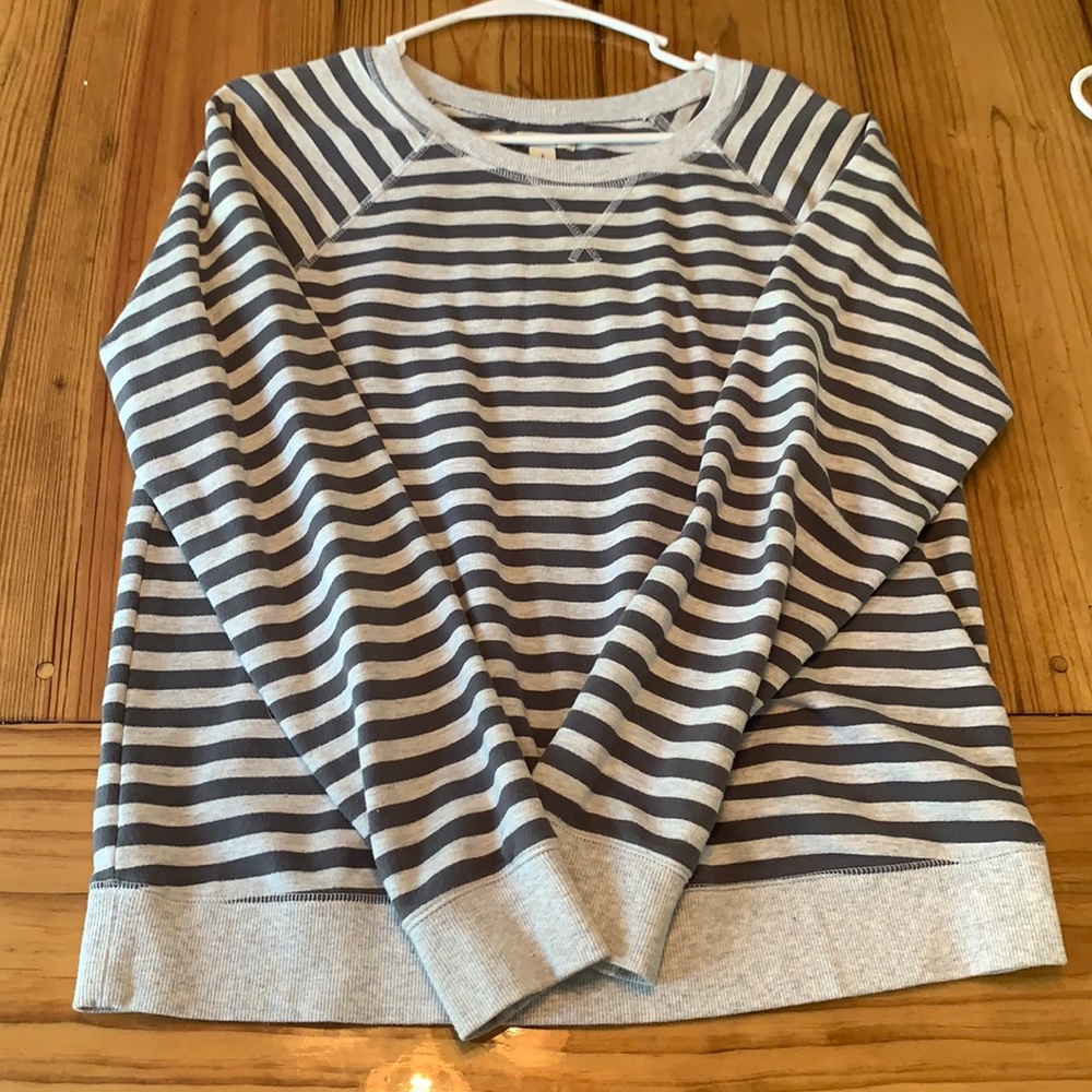 Women’s old navy sweater